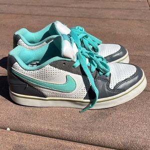 Nike 6.0. Blue & Gray. Size 5Y / Women’s 6.5